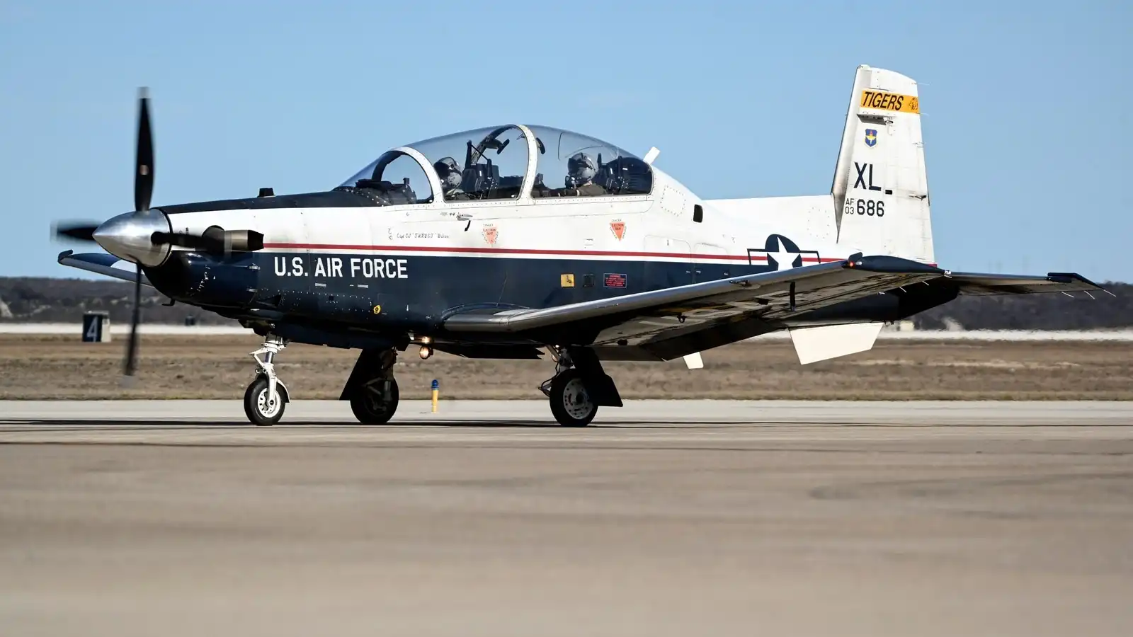 Piloto instructor de la Fuerza Aérea herido fatalmente en accidente de asiento eyectable en EE.UU.