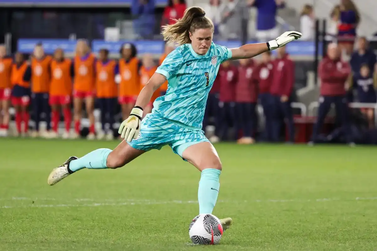 Alyssa Naeher emerge como heroína para USWNT, ganando la tanda de penaltis de la Copa del Mundo a la Copa SheBelieves