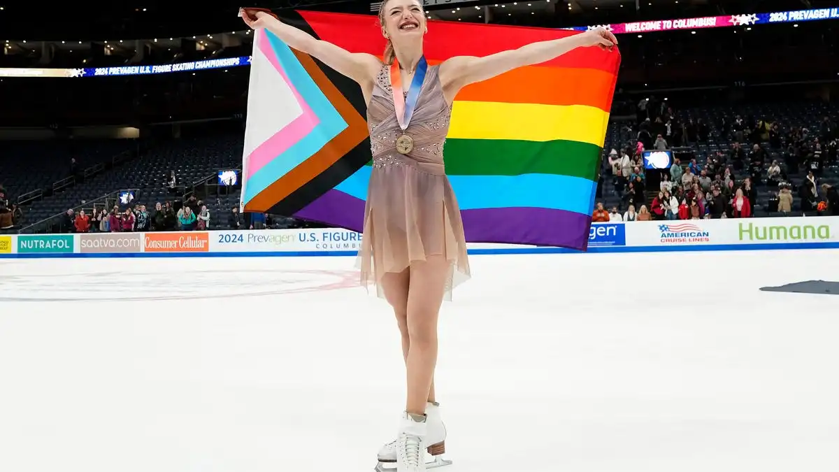 Amber Glenn hace historia como la primera mujer LGBTQ+ en ganar el Campeonato Femenino de Patinaje Artístico de Estados Unidos