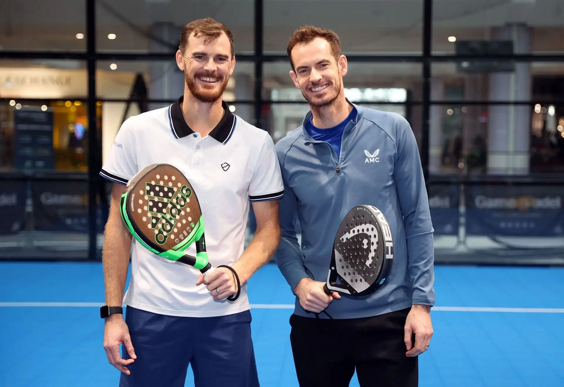 El hermano de Andy Murray, Jamie, celebra la emocionante victoria del Manchester United en el Aston Villa de Australia