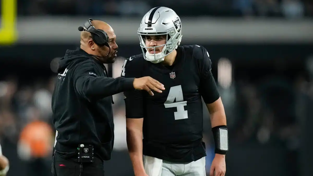 Antonio Pierce: Fanático de toda la vida convertido en entrenador en jefe de tiempo completo de los Raiders