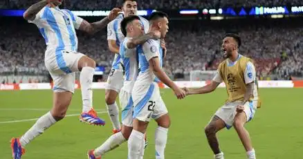 Argentina vence 1-0 a Chile en cuartos de final de la Copa América con gol de Martínez a los 88 minutos