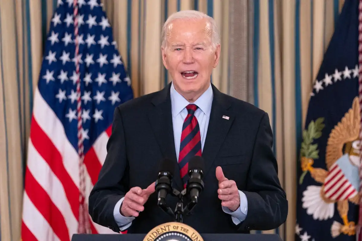 Biden insta a otros países a impulsar la ideología trans y de género, definiendo el excepcionalismo estadounidense