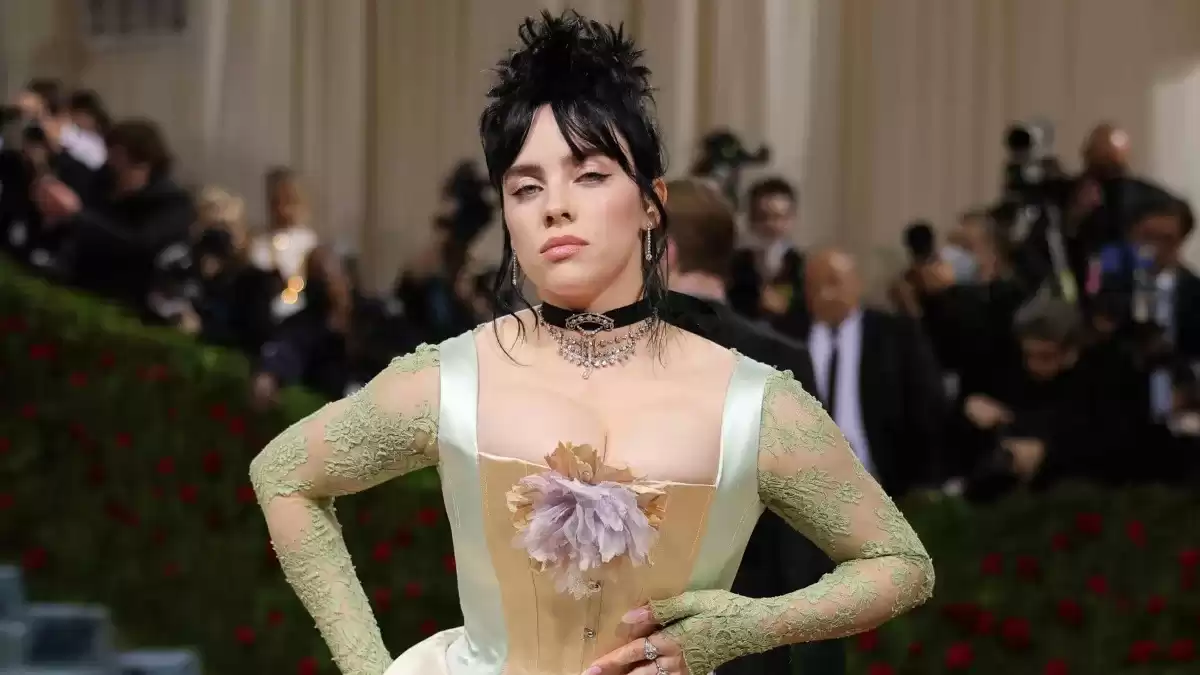 Billie Eilish: No quería que la gente tuviera acceso a su cuerpo al principio de su carrera