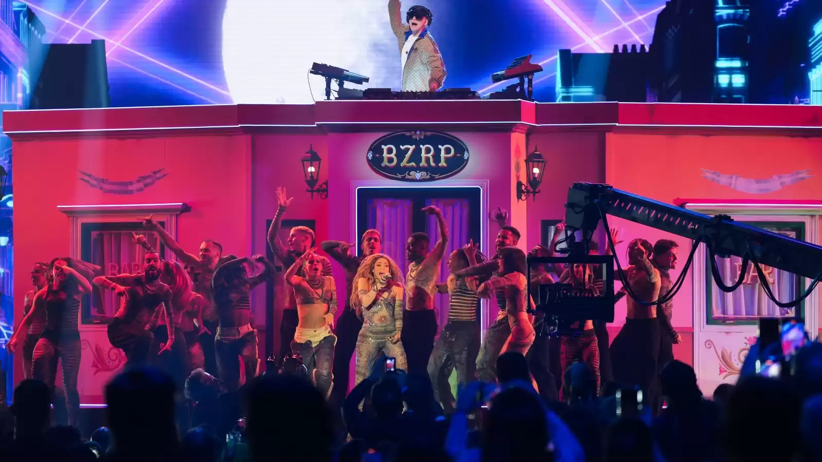 Bizarrap Grammy Latino Fiesta en un club nocturno repleta de estrellas Shakira Milo J