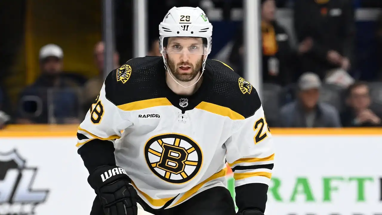 Los Boston Bruins hacen movimientos en el final de la temporada regular 