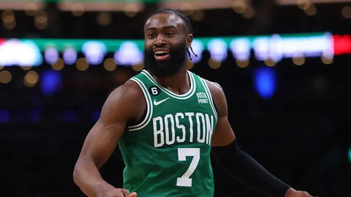 Boston Celtics domina a Golden State Warriors y suma su 11ª victoria consecutiva