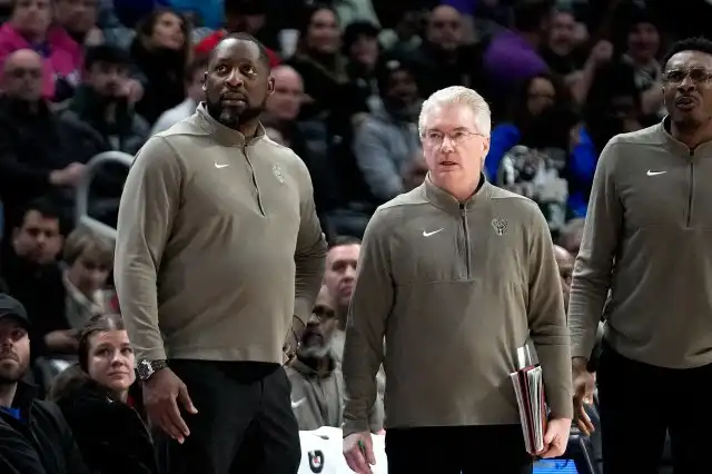 Los Bucks despiden al entrenador Adrian Griffin después de 43 partidos con el mejor récord de la NBA