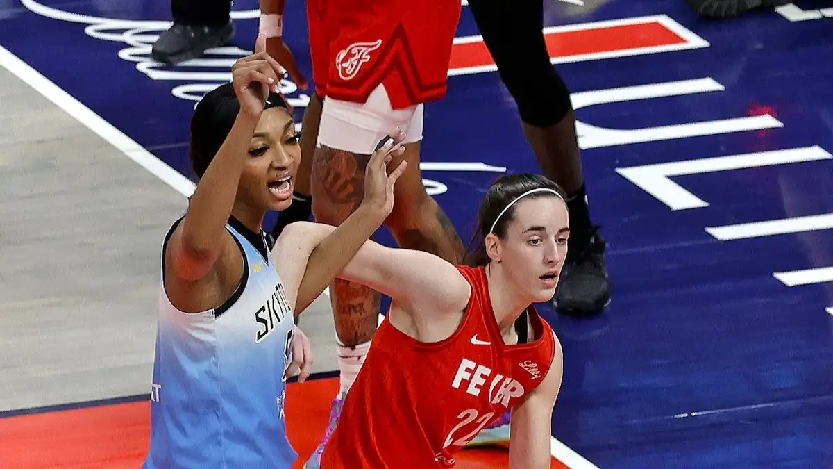 Caitlin Clark Angel Reese luchan contra la historia de la WNBA Indiana Fever Chicago Sky