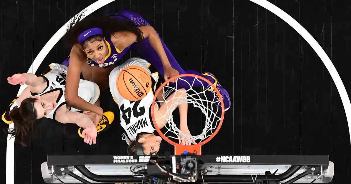 Caitlin Clark Angel Reese debuta como profesional en la WNBA Comienza la pretemporada
