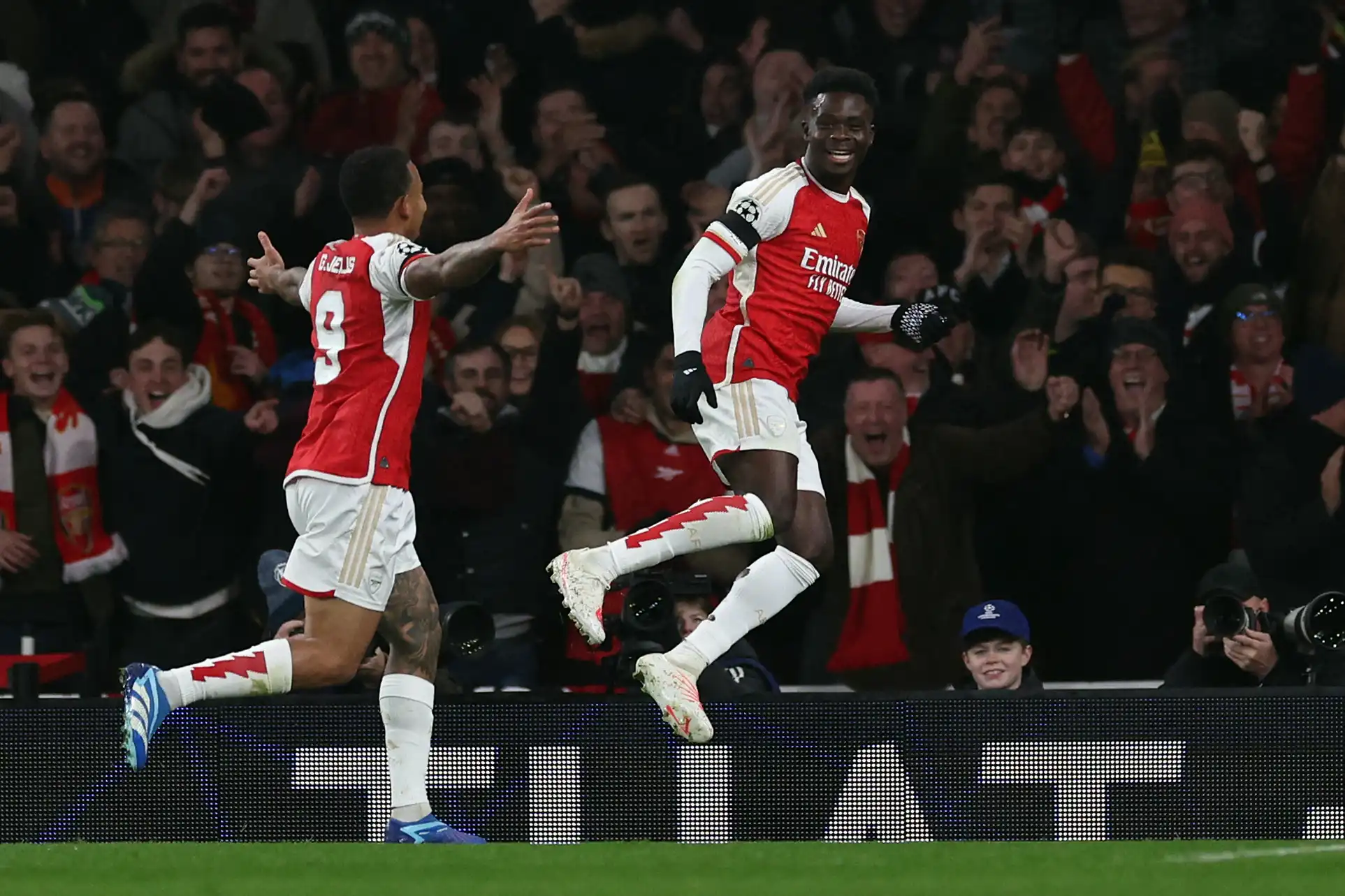 Champions League: Arsenal domina 6-0 a Lens y alcanza octavos de final