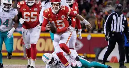 Chiefs vs Ravens accesorios de jugadores Patrick Mahomes Lamar Jackson Campeonato de la AFC 2024