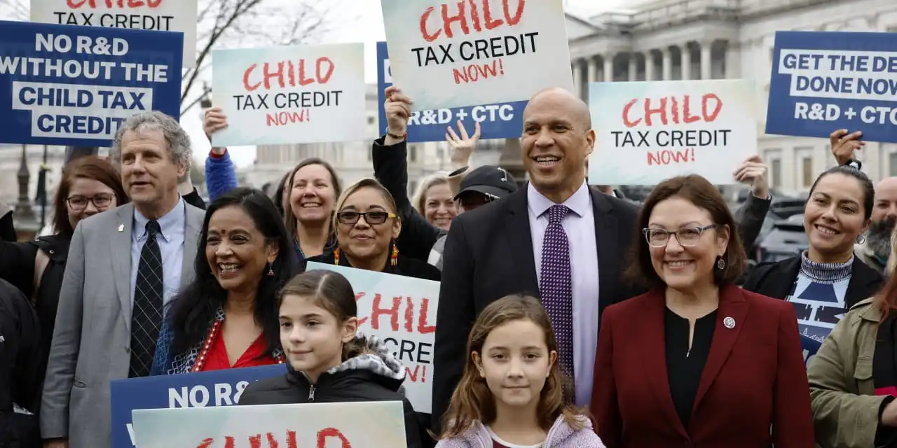 Créditos tributarios por hijos Ampliación de acuerdo bipartidista ayuda a la mayoría