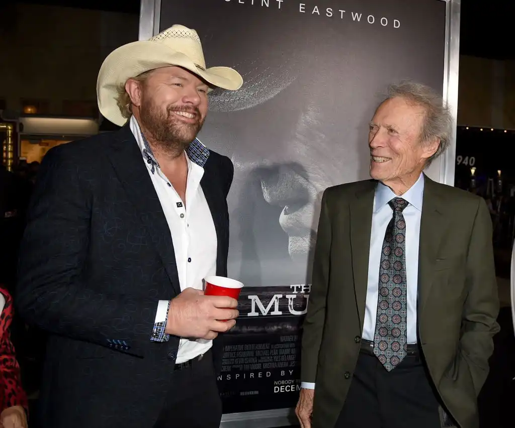 Los consejos de Clint Eastwood sobre el campo de golf inspiran el "Don't Let The Old Man In" de Toby Keith