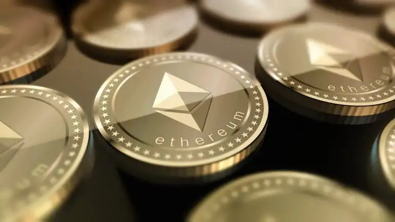 El analista de criptomonedas Lark Davis predice que el precio de Ethereum alcanzará los USD 10,000