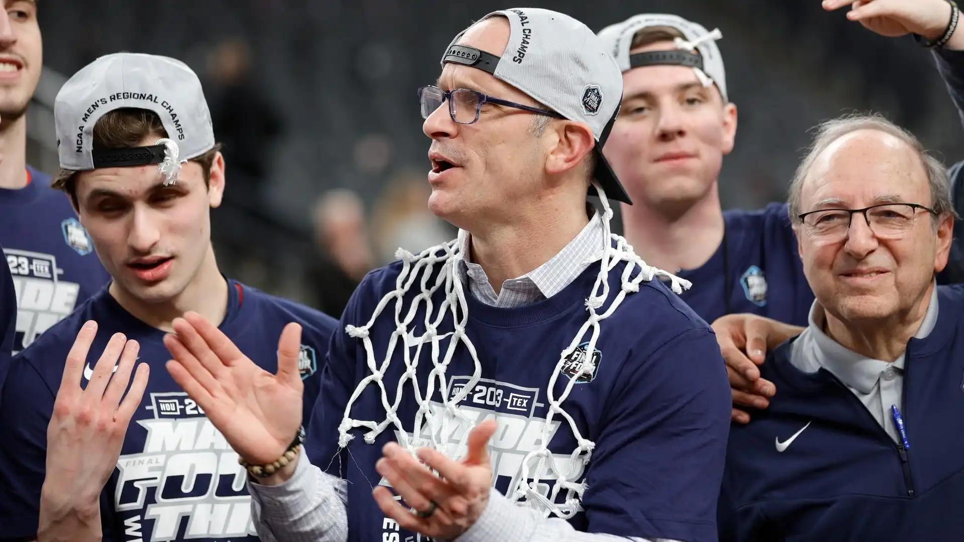 Dan Hurley entrenando brillantez, UConn roza la historia del Torneo de la NCAA, nadie sorprende