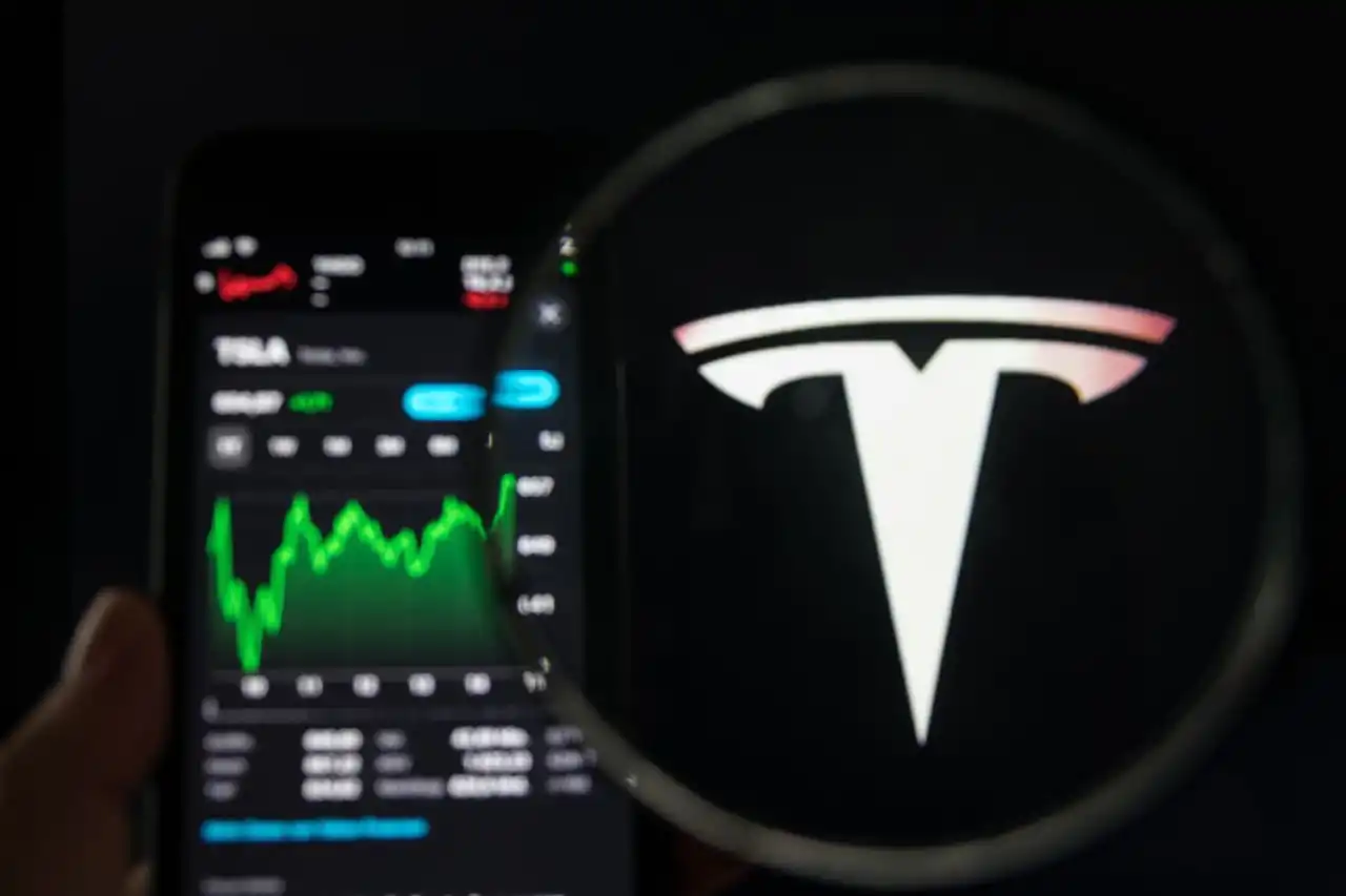 Dave Portnoy Las acciones de Tesla apuestan a la baja: ¿Cuánto cuesta ahora?