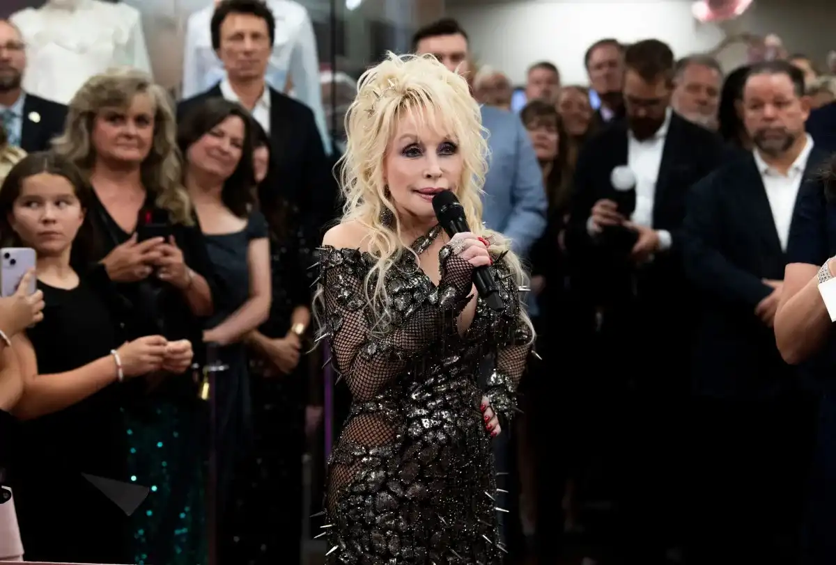 Cumpleaños de Dolly Parton: la edición extra del álbum 'Rockstar' celebra su día especial