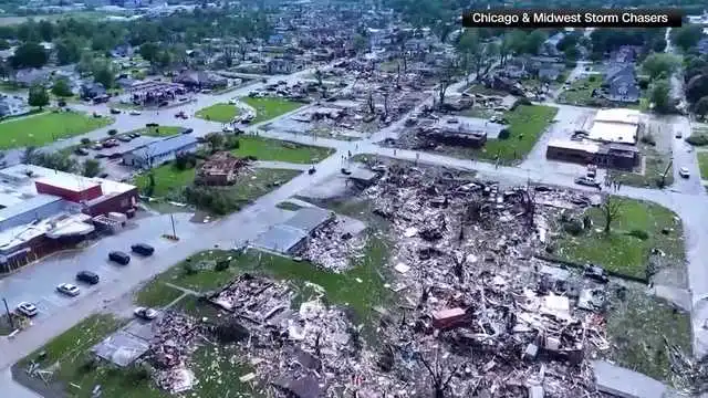 Un tornado de Greenfield, Iowa, muestra una trayectoria de destrucción mortal