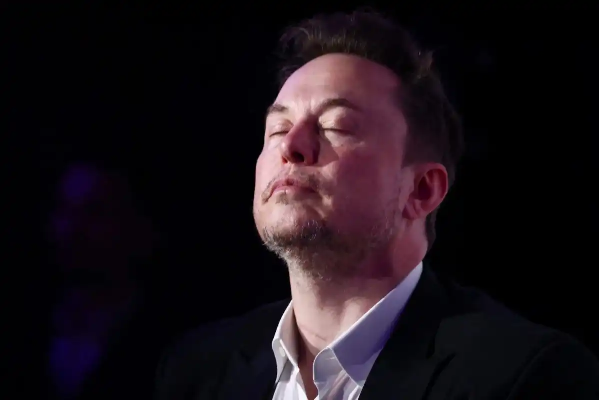Elon Musk acusado de vender 7.500 millones de dólares en acciones de Tesla antes de publicar datos de ventas decepcionantes que desplomaron el precio de las acciones a su nivel más bajo en dos años