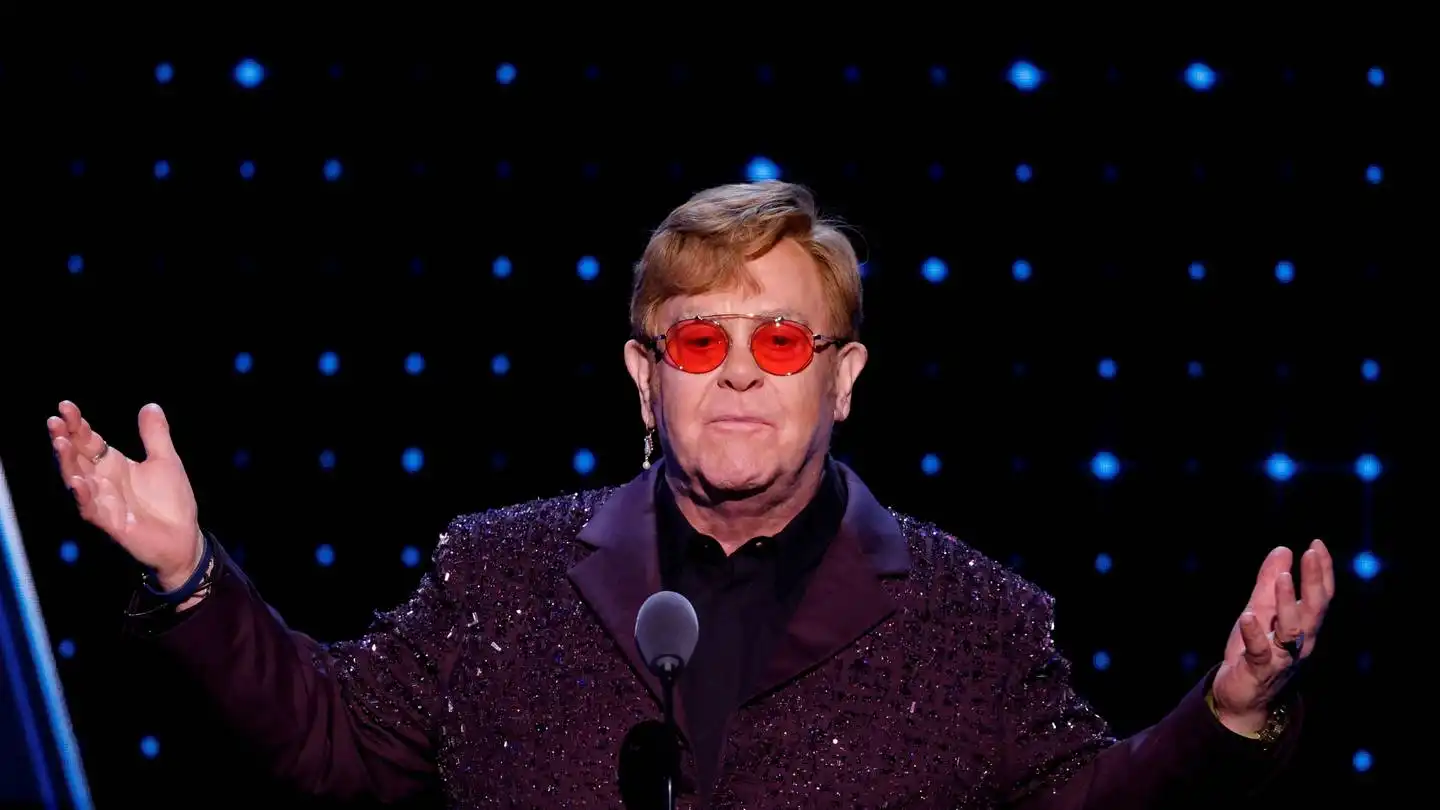 Elton John tiene el honor de unirse a los ganadores del EGOT junto al actor de Miami Vice y 30 Rock