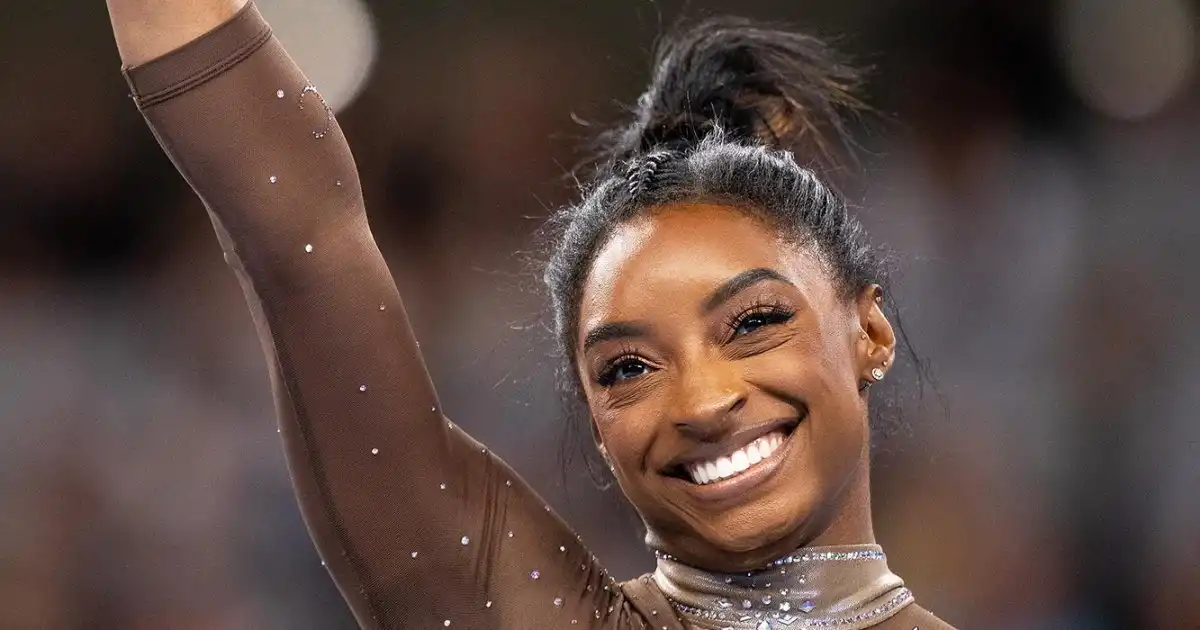 Todos los productos que la maquilladora de Simone Biles usó para su glamour de campeonato