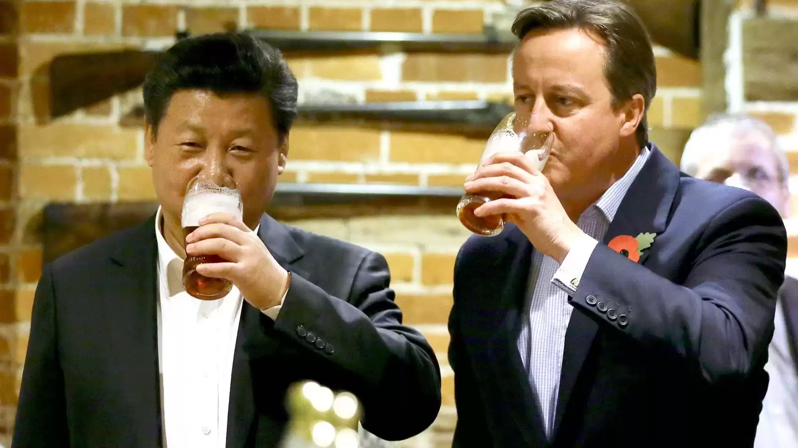 Fallida campaña a favor de la permanencia, pintas con el primer ministro chino: la trayectoria global de David Cameron