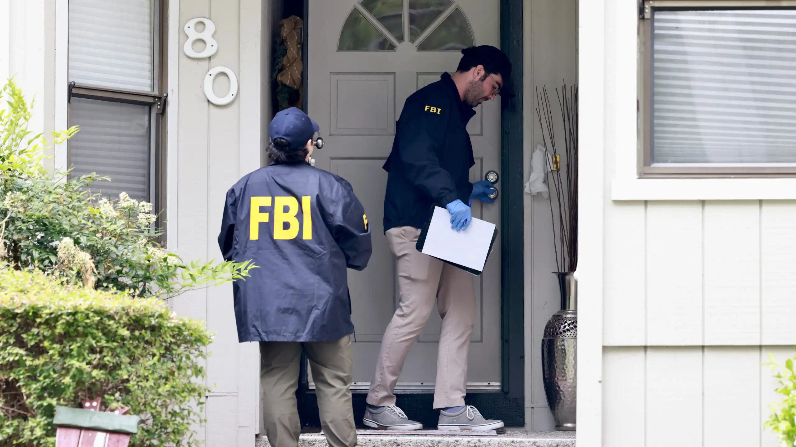 El FBI allana la casa del alcalde de extrema izquierda de Oakland, Sheng Thao.