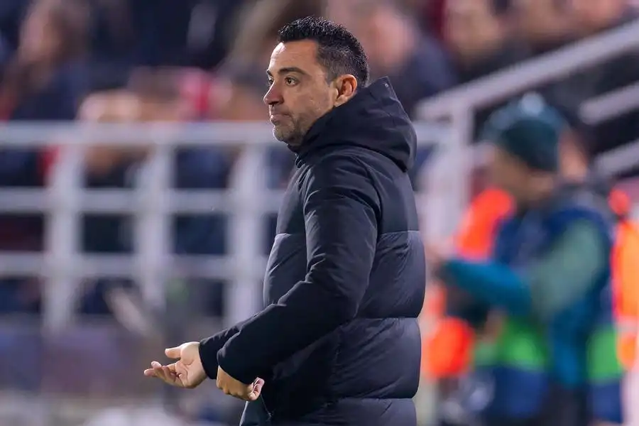 El entrenador del FC Barcelona, Xavi, preocupado por la derrota del Royal Antwerp