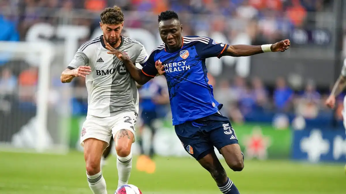 Los jugadores del FC Cincinnati salen de las entrevistas cortas de la temporada baja de la MLS Actualizaciones en vivo