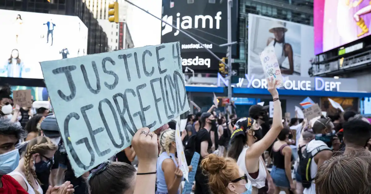 Cuatro años después del asesinato de George Floyd, Washington lucha por la reforma policial