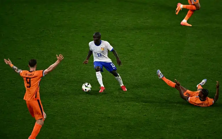 Francia pierde brillo mientras Kanté brilla sin la magia de Mbappé