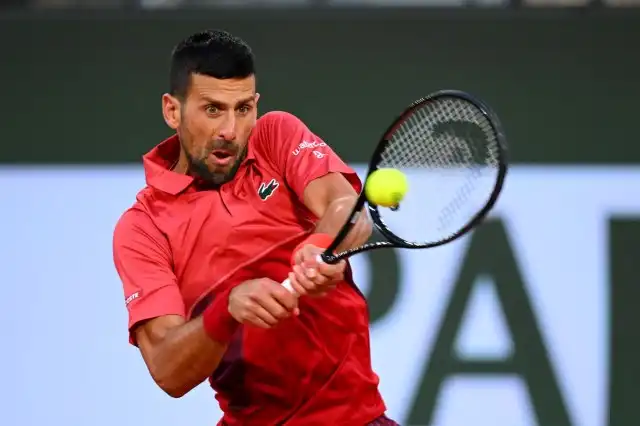 Abierto de Francia: Novak Djokovic comienza la búsqueda de su 25º título de Grand Slam con una victoria
