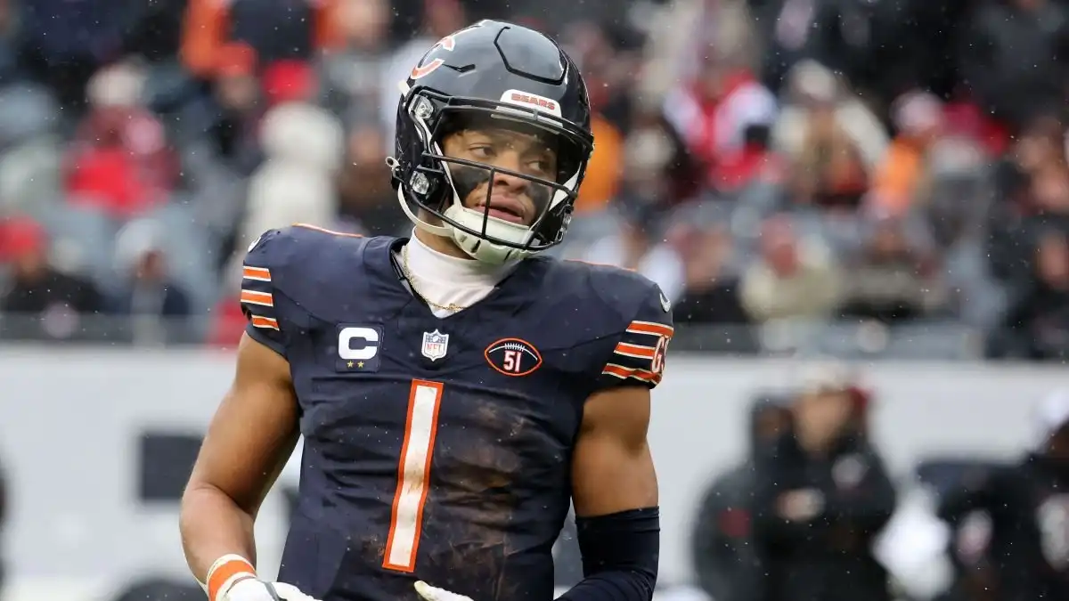 Calificar la idea de canje Patriots Bears Justin Fields