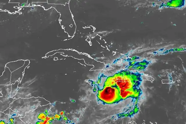 El huracán Beryl amenaza a Jamaica y Caimán con vientos de 145 mph