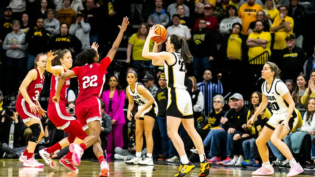 El baloncesto femenino de Iowa se prepara para un gran choque con Indiana, a la espera de oportunidades de viaje