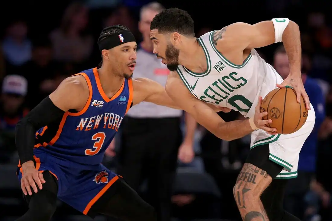 Jayson Tatum lidera a los Celtics en el duelo en casa contra los Sixers