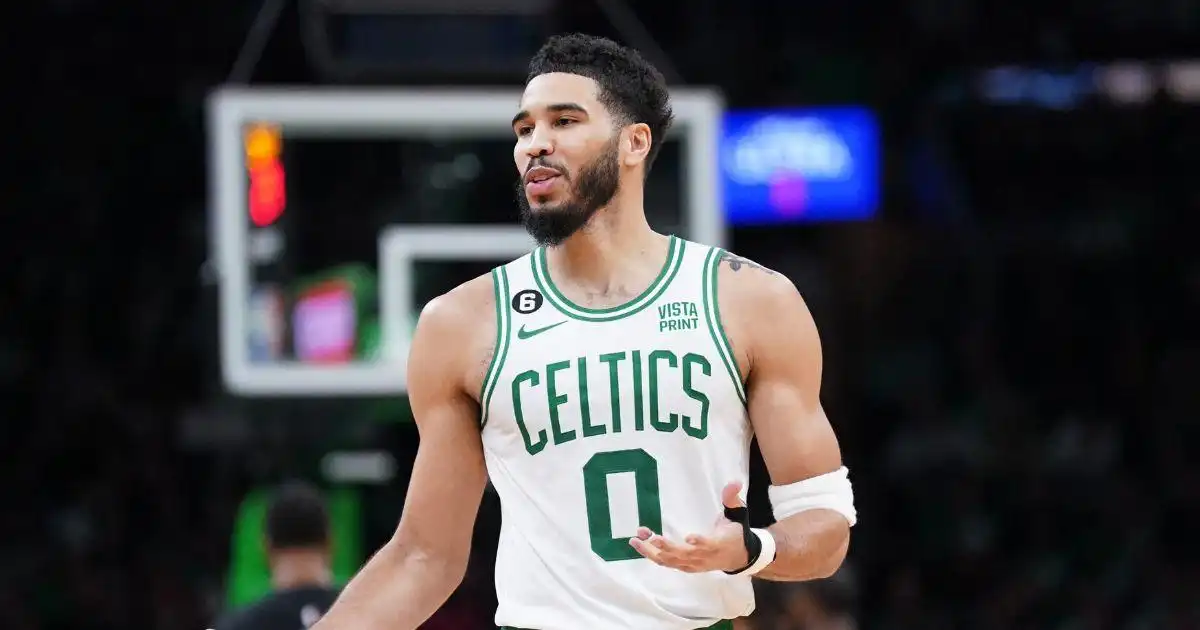 Jayson Tatum anota 41 puntos y los Celtics derrotan a los Nets en un duelo de la NBA