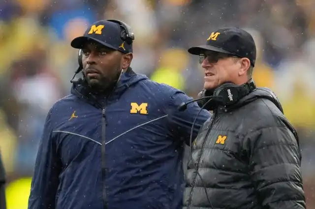 Jim Harbaugh presiona para que Michigan contrate a Sherrone Moore tras el movimiento de los Chargers