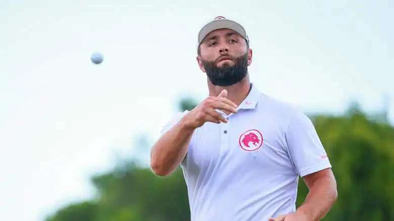 Jon Rahm consigue un debut de 2 millones de dólares en el LIV Golf