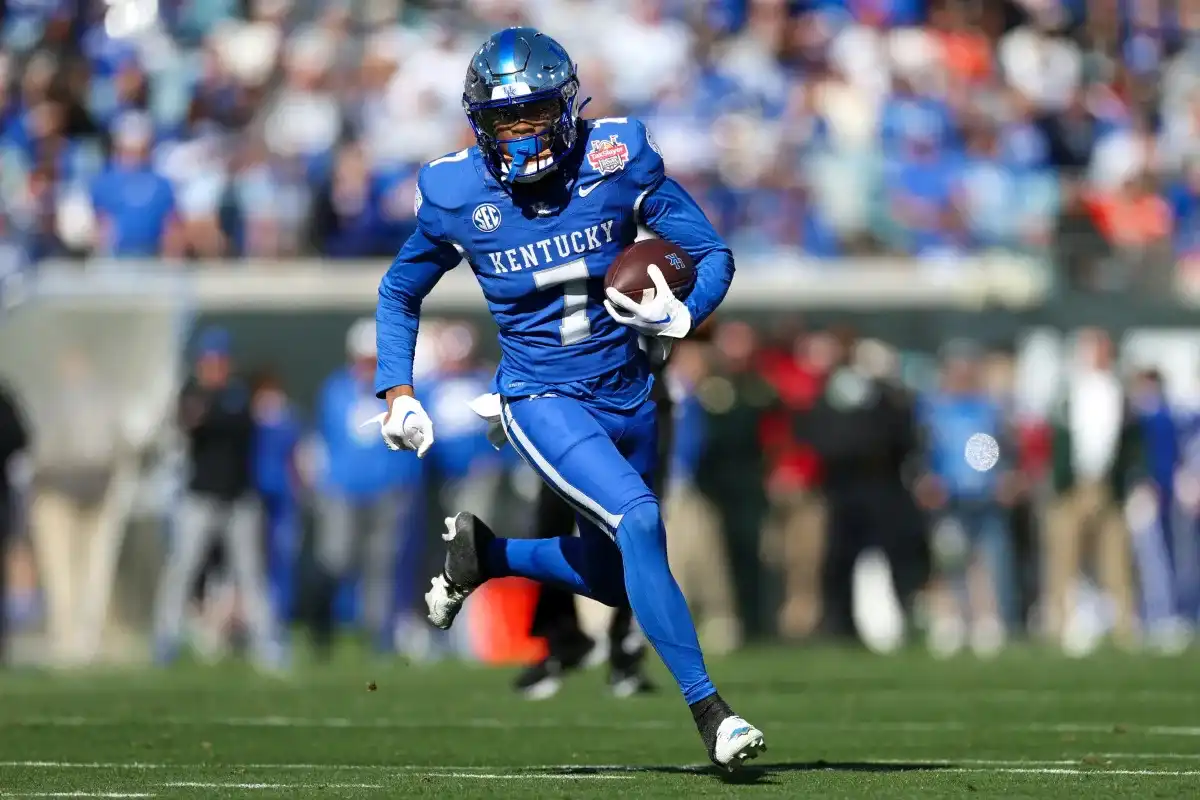 El fútbol americano de Kentucky pierde ante Clemson en el Gator Bowl 2023 con 42 puntos en el último cuarto