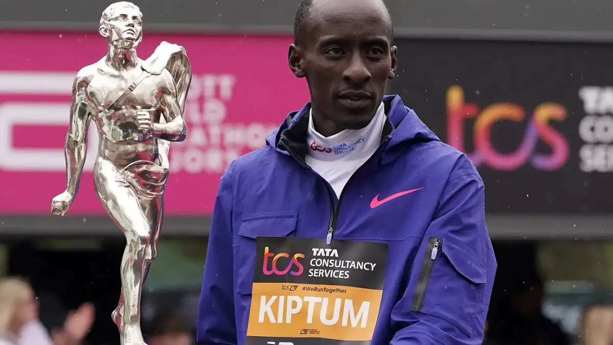La superestrella del maratón de Kenia, Kelvin Kiptum, muere en un accidente automovilístico