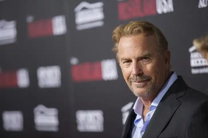 Kevin Costner Horizon American Saga Cannes 10 minutos Ovación de pie