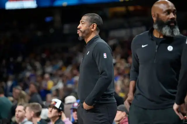 Kevin Ollie exige un mayor esfuerzo como entrenador interino: Nets