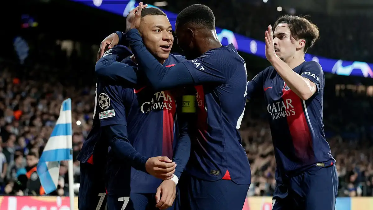 Kylian Mbappé marca goles en la victoria del PSG 2-0 sobre la Real Sociedad