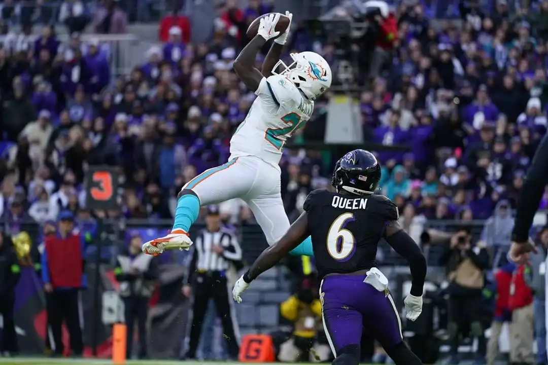 Lamar Jackson, índice de pasador perfecto: Ravens derrota 56-19 a Dolphins y se hace con el primer sembrado de la AFC