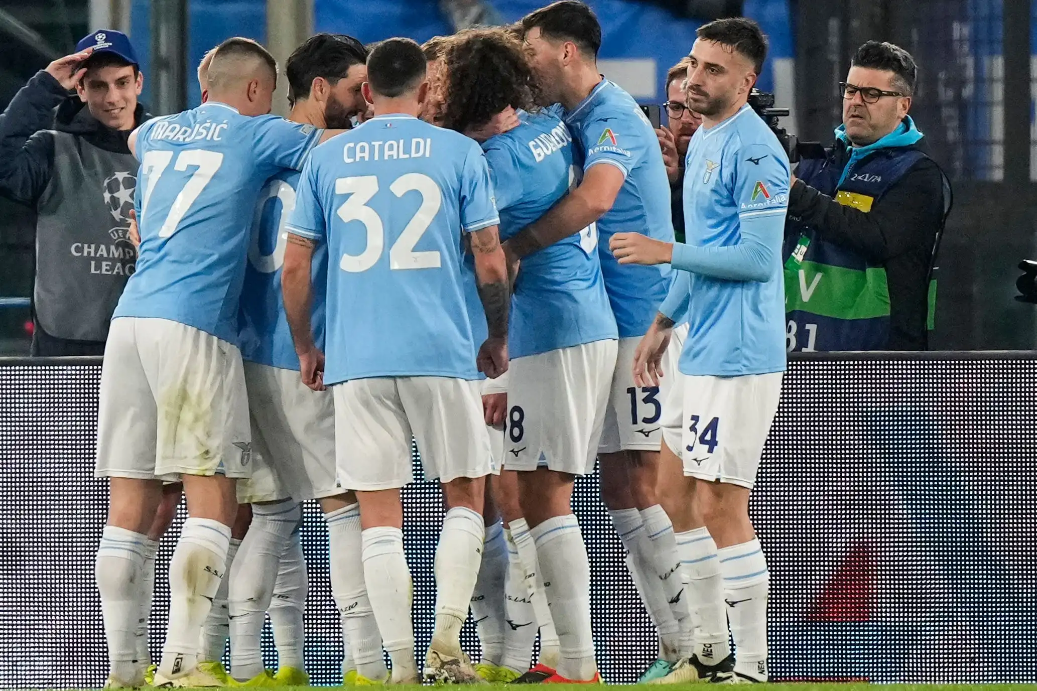 La Lazio vence al Bayern de Múnich y el PSG toma el control ante la Real Sociedad