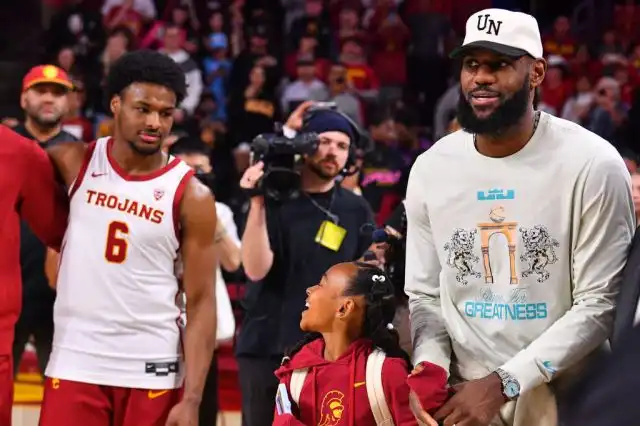 LeBron James expresa su frustración por la proyección del draft simulado de Bronny James