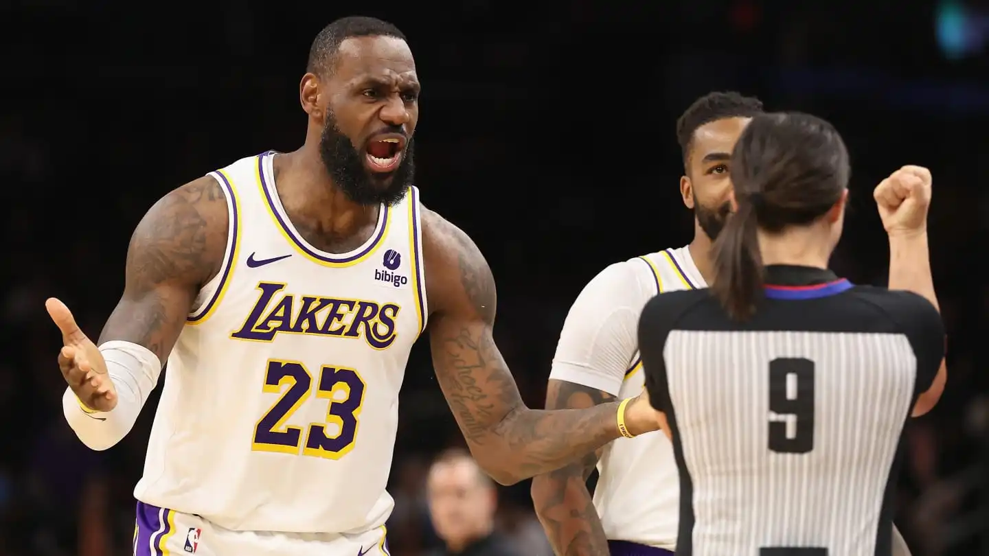 LeBron James busca un contrato multianual para permanecer en los Lakers