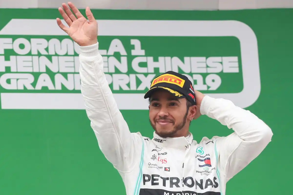 Lewis Hamilton se unirá al equipo Ferrari F1 en 2025 - The Statesman